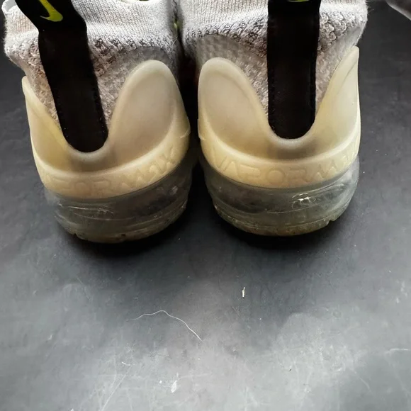 Nike Air VaporMax Gray White Volt Youth Shoes Sneakers Size 6.5 With Box - Picture 3 of 16
